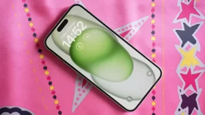 مقایسه بین Samsung Galaxy S24 Plus و iPhone 15 Plus: رقابت دو پرچمدار دنیای گوشی‌های هوشمند